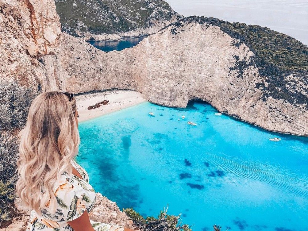 Discover Zakynthos’ Top Attractions via a Private Chauffeur Tour